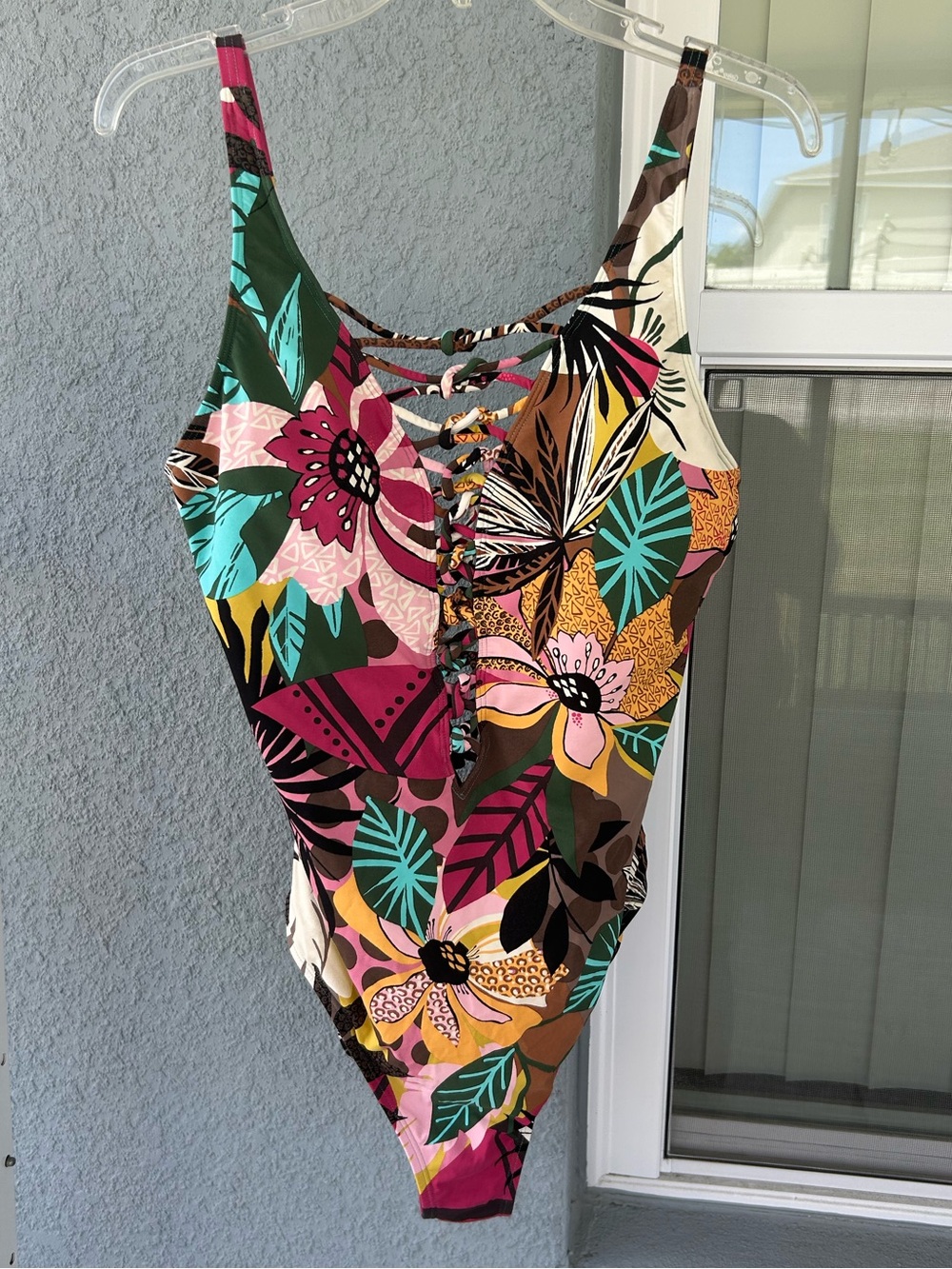 Bleu Rod Beattie Wine’s Size 14 Tropical One Piece Swimsuit Lacy Up Front/Back